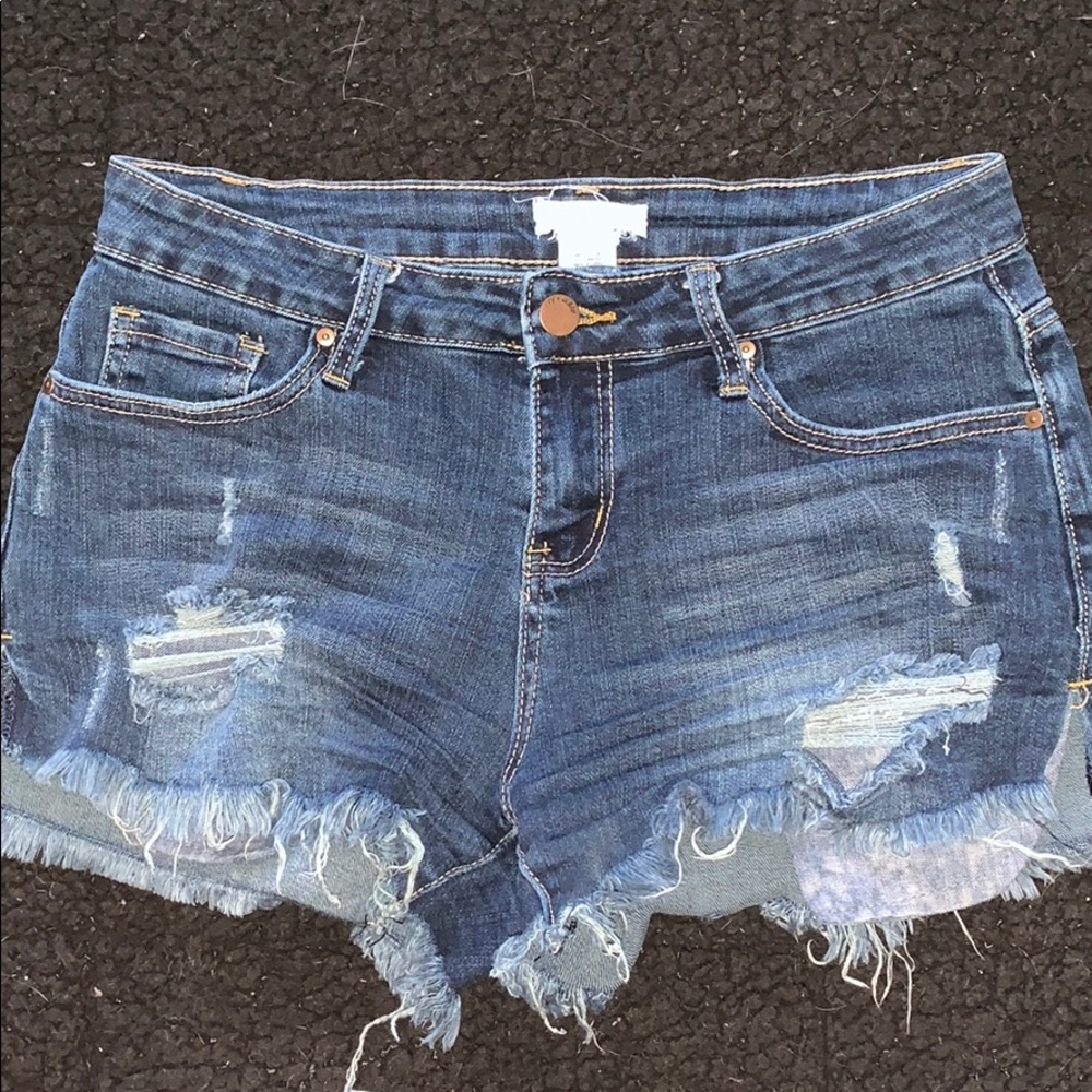 NWOT Ivy + Main Distressed Cut Off Jean Shorts